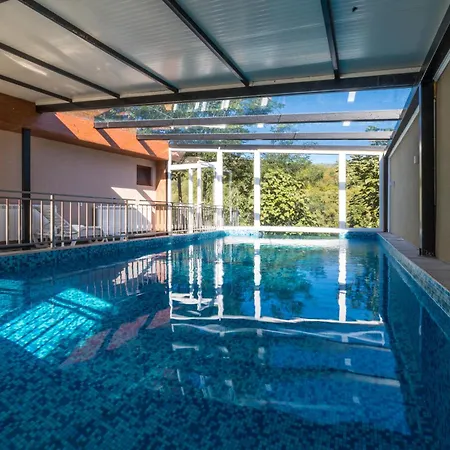 빌라 Dom Drina Zatvoreni Bazen *