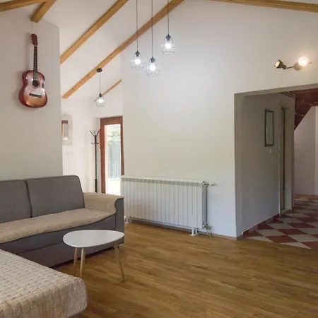 빌라 Dom Drina Zatvoreni Bazen